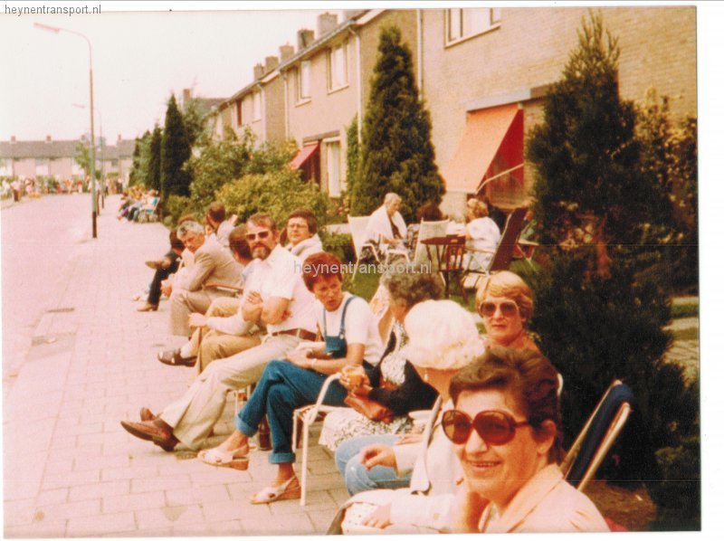 wielerronde-van-de-kroeven-bij-henk-vos-voor-de-deur