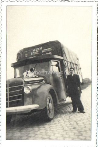 bart-heynen-in-1950-met-een-in-nederland-geassembleerde-international-harvester-type-ihk-bouwjaar-1939