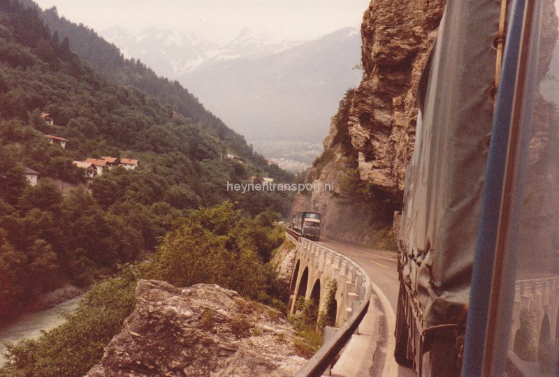 beklimming-fernpass-oostenrijk-1980-de-fernpass-is-een-1212-m-hoge-bergpas-in-de-oostenrijkse-deelstaat-tirol