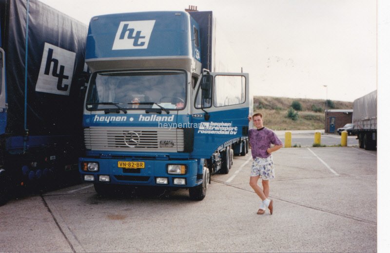 John vd Weijgert in zijn jonge jaren, net van de boot in Sheerness, op weg naar Sywell