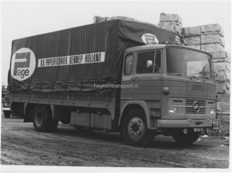 een-1418-op-het-pageterrein-daarachter-zie-je-nog-net-het-bedfordje-van-peter-noij